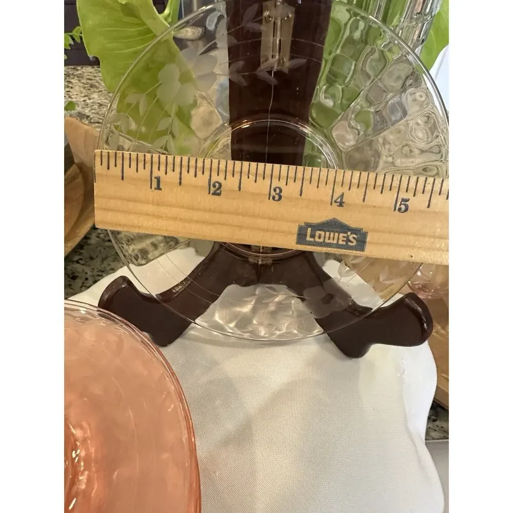 Vintage Depression glass 12 large plates, 11 small plates, & 7cups